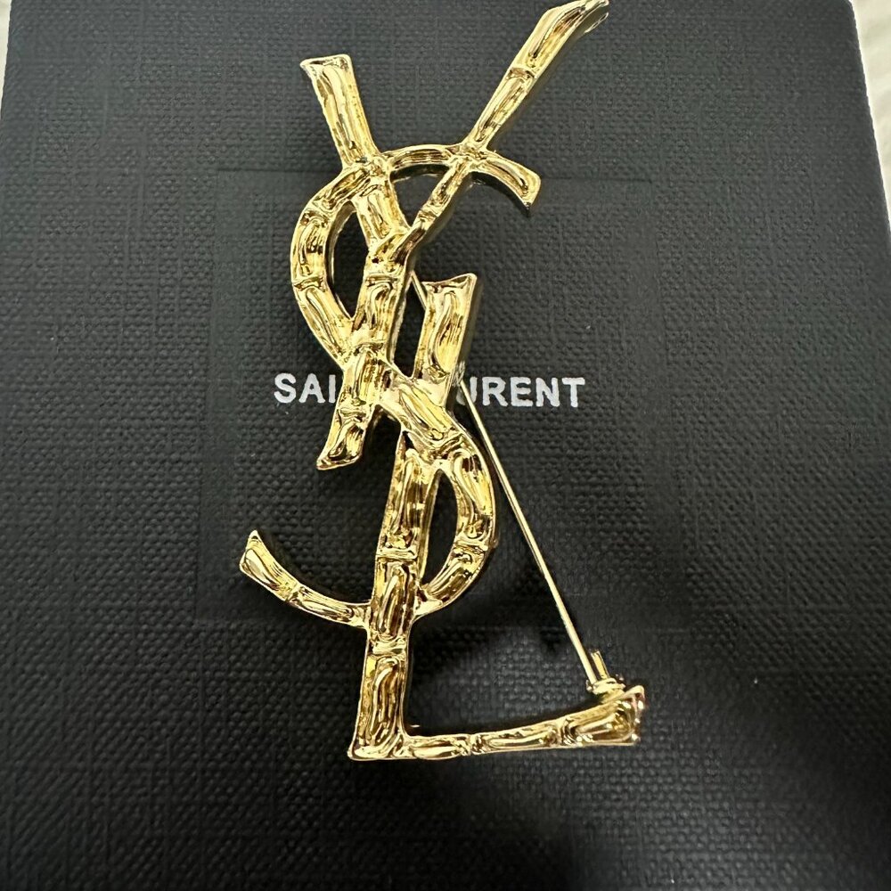 ⭐️Women's Yves Saint Laurent brooch gold💋 - Picture 4 of 5